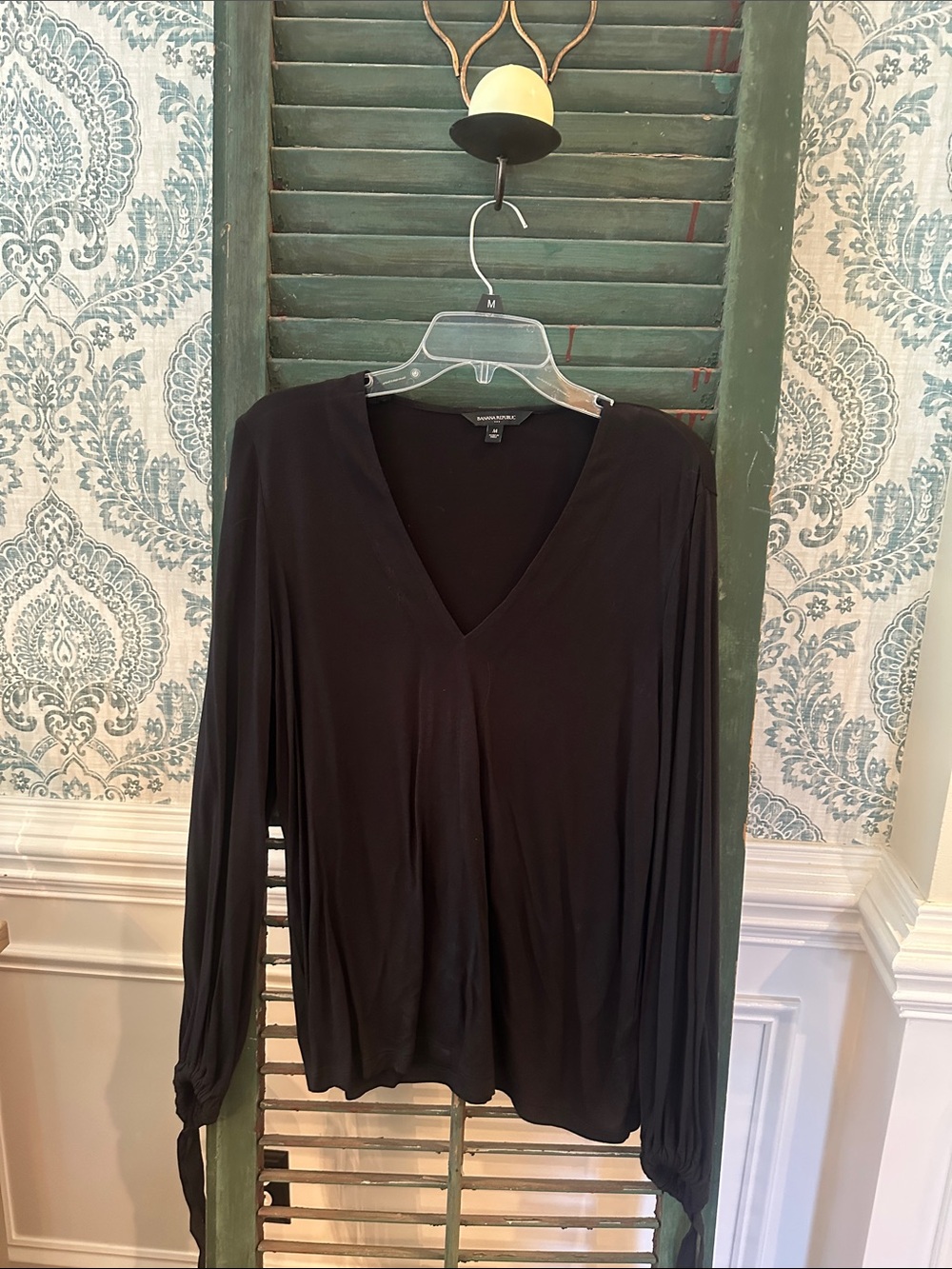 Banana Republic Black V-Neck Long Sleeve Top